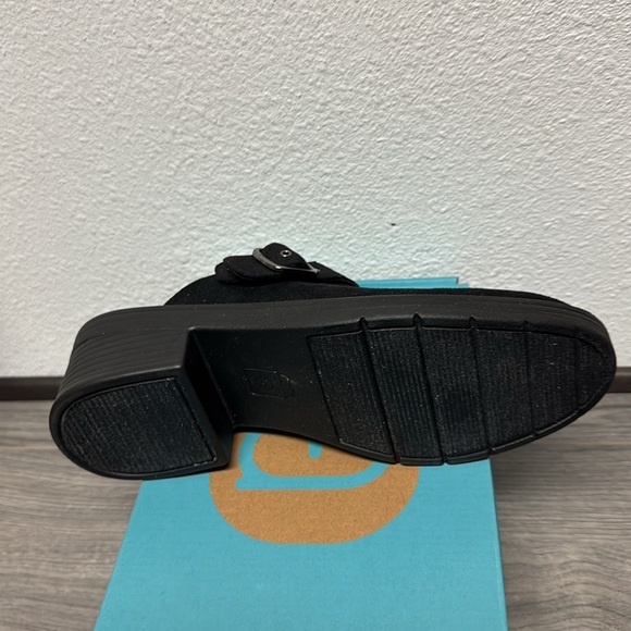 Bzees Women's Open Book Mule In Black Leather (WIDE) - Picture 6 of 8